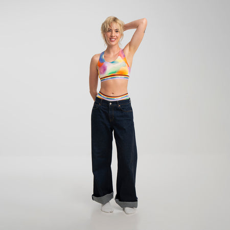 Kez wears a size S