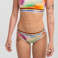 Kez wears a size S