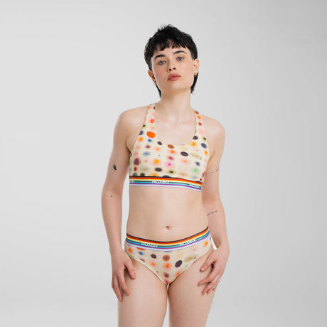 Anna wears a size S