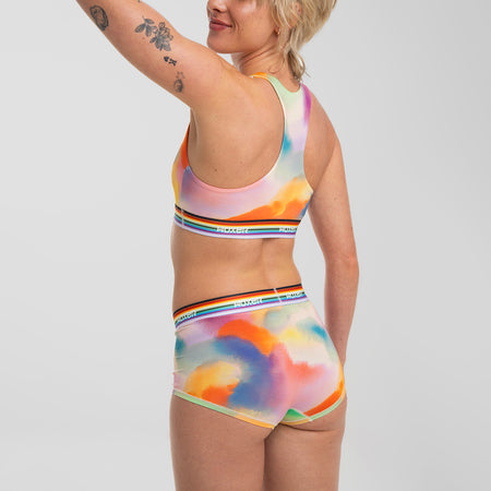 Kez wears a size S
