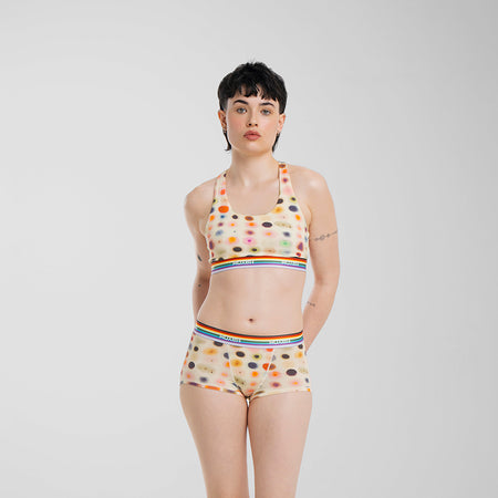 Anna wears a size S