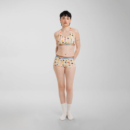 Anna wears a size S