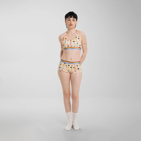 Anna wears a size S