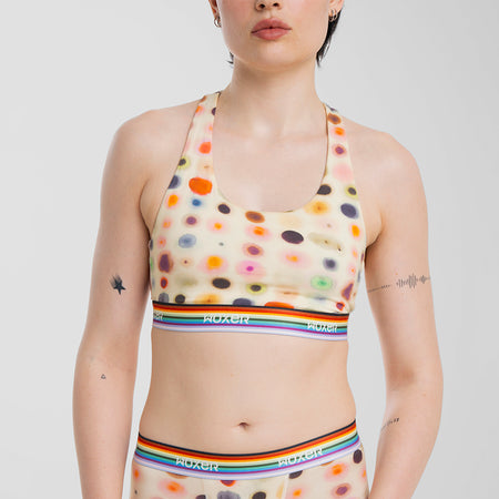 Anna wears a size S