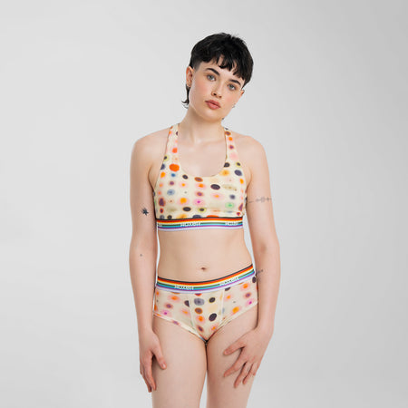 Anna wears a size S