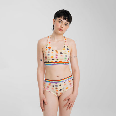Anna wears a size S