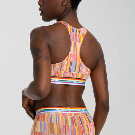 Bailey wears a size S