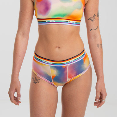 Kez wears a size S