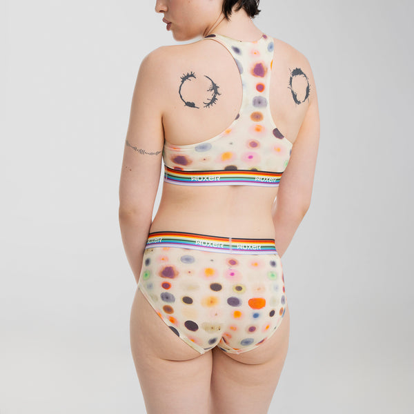 Anna wears a size S