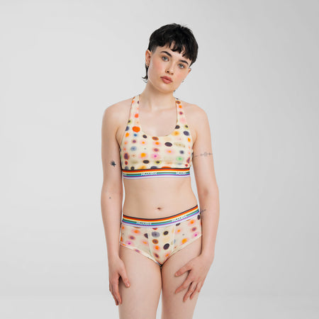 Anna wears a size S