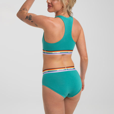 Kez wears a size S