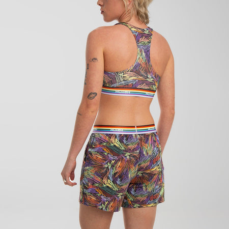 Kez wears a size S