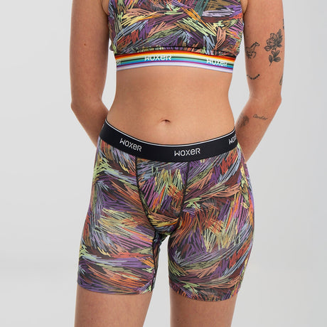 Kez wears a size S