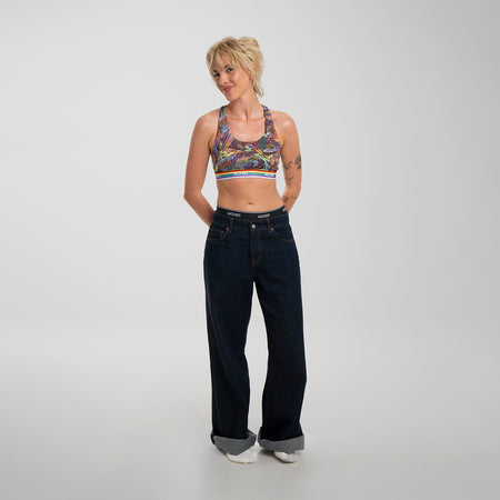 Kez wears a size S