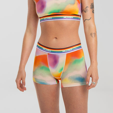 Kez wears a size S