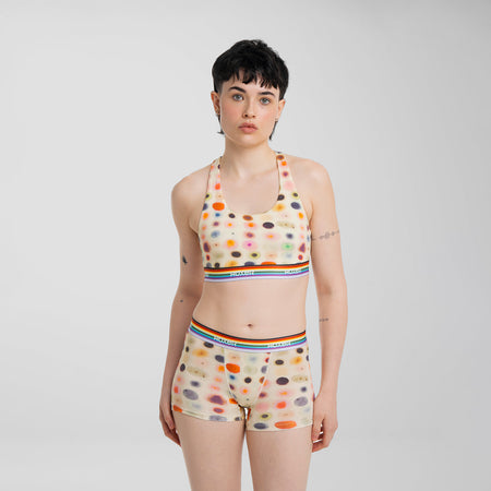 Anna wears a size S