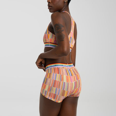 Bailey wears a size S