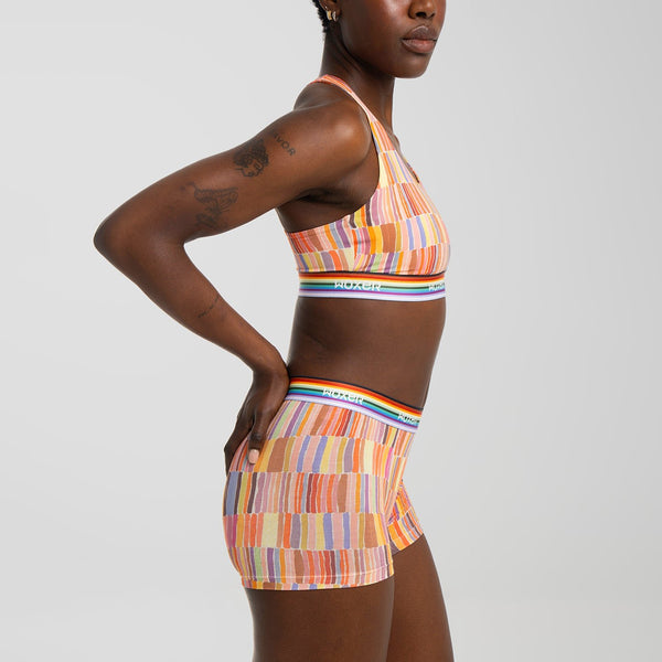 Bailey wears a size S