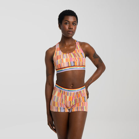 Bailey wears a size S