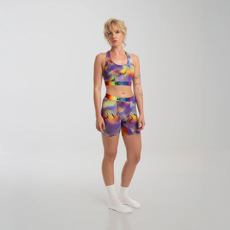 Kez wears a size S