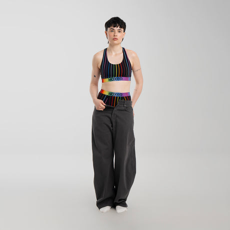 Anna wears a size M
