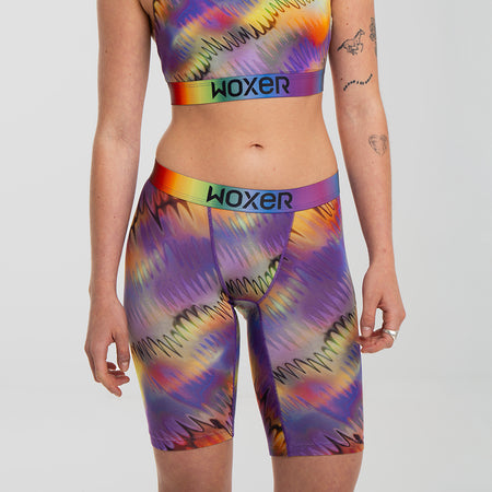 Kez wears a size S