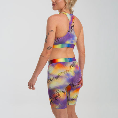 Kez wears a size S