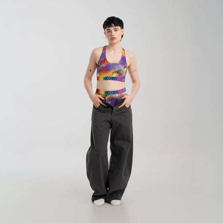 Anna wears a size M