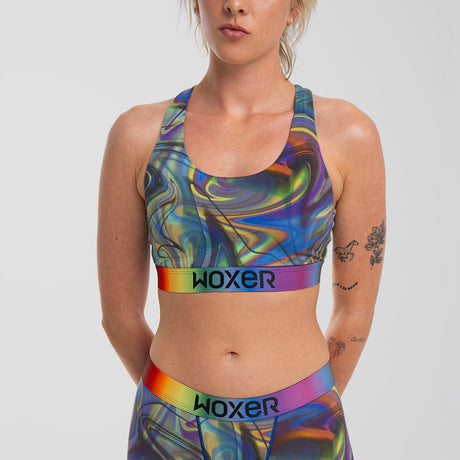 Kez wears a size S