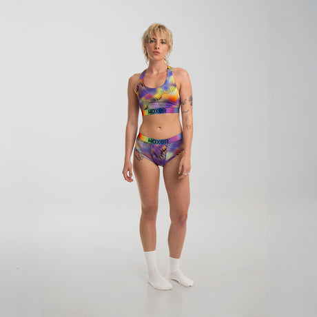 Kez wears a size S