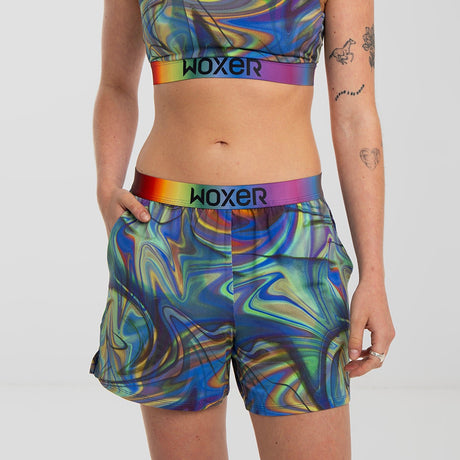 Kez wears a size S
