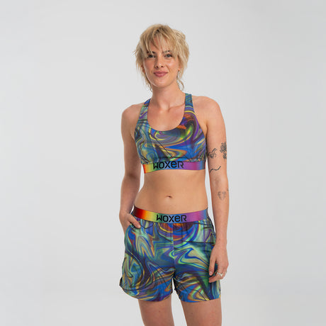 Kez wears a size S