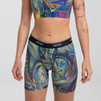 Kez wears a size S