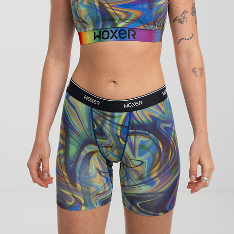 Kez wears a size S