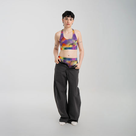Anna wears a size M