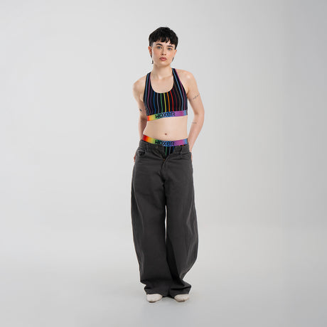 Anna wears a size M