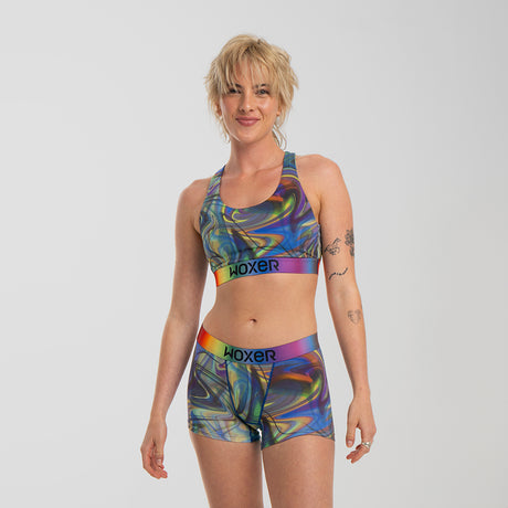 Kez wears a size S