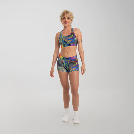 Kez wears a size S