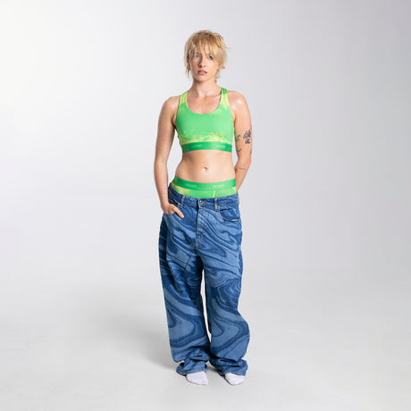 Kez wears a size S