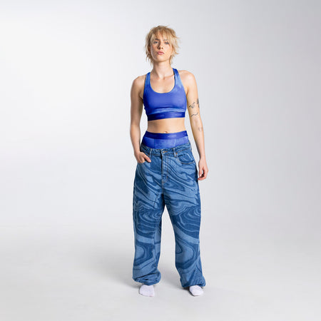 Kez wears a size S