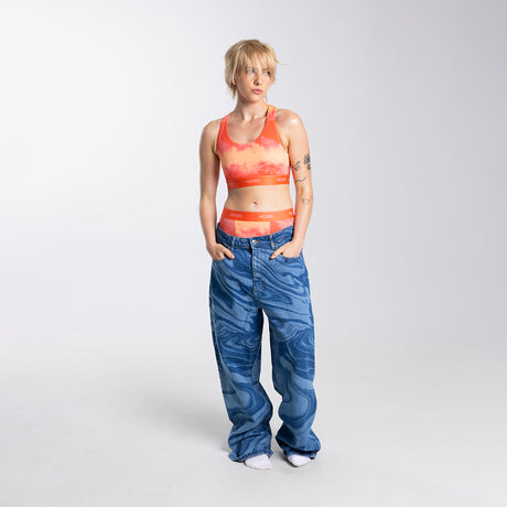 Kez wears a size S