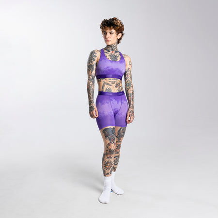 Vas wears a size S