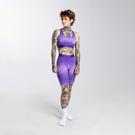Vas wears a size S