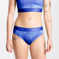 Kez wears a size S