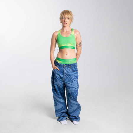 Kez wears a size S