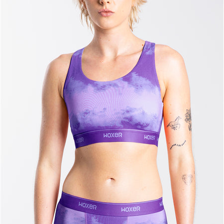Kez wears a size S