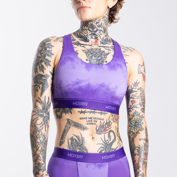 Vas wears a size S
