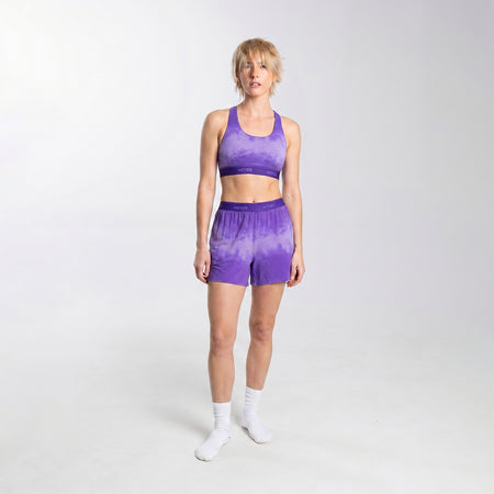 Kez wears a size S