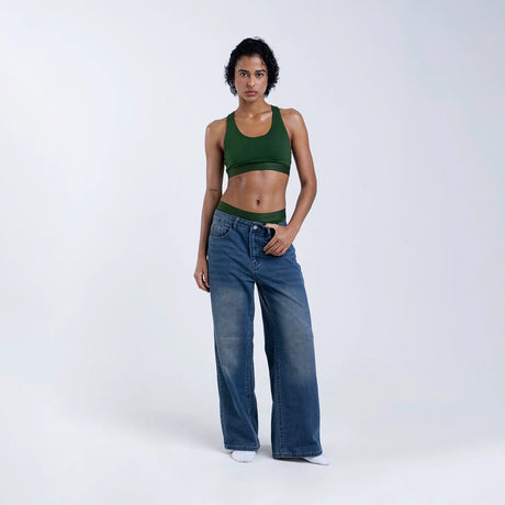 Kawa wears a size S