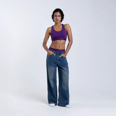 Kawa wears a size S